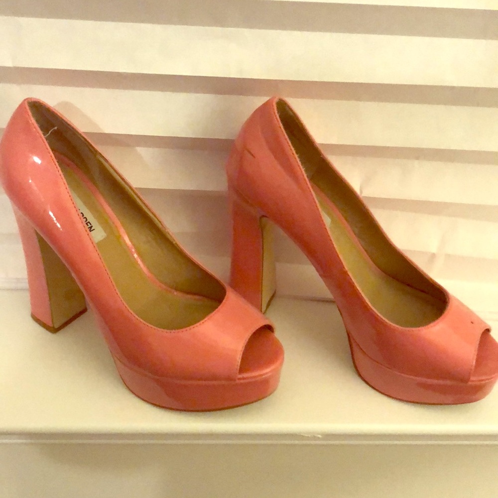Women’s Steve Madden platform heels 9
